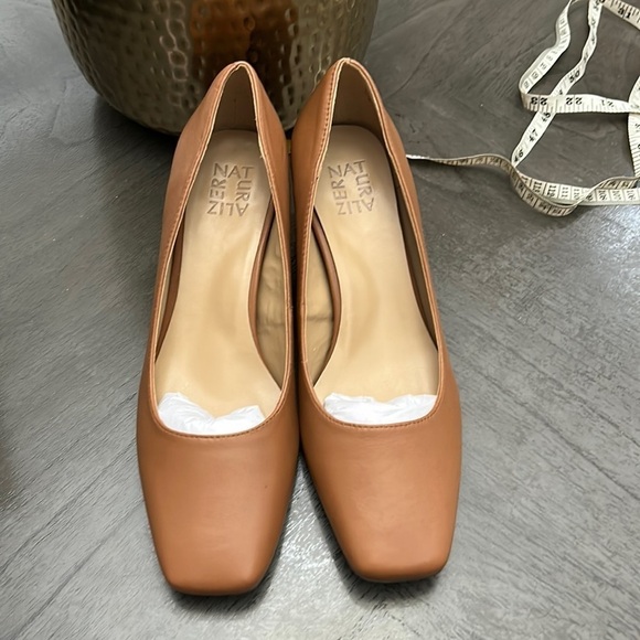 Naturalizer KARINA Block Heel Pumps (WIDE) - Picture 3 of 9